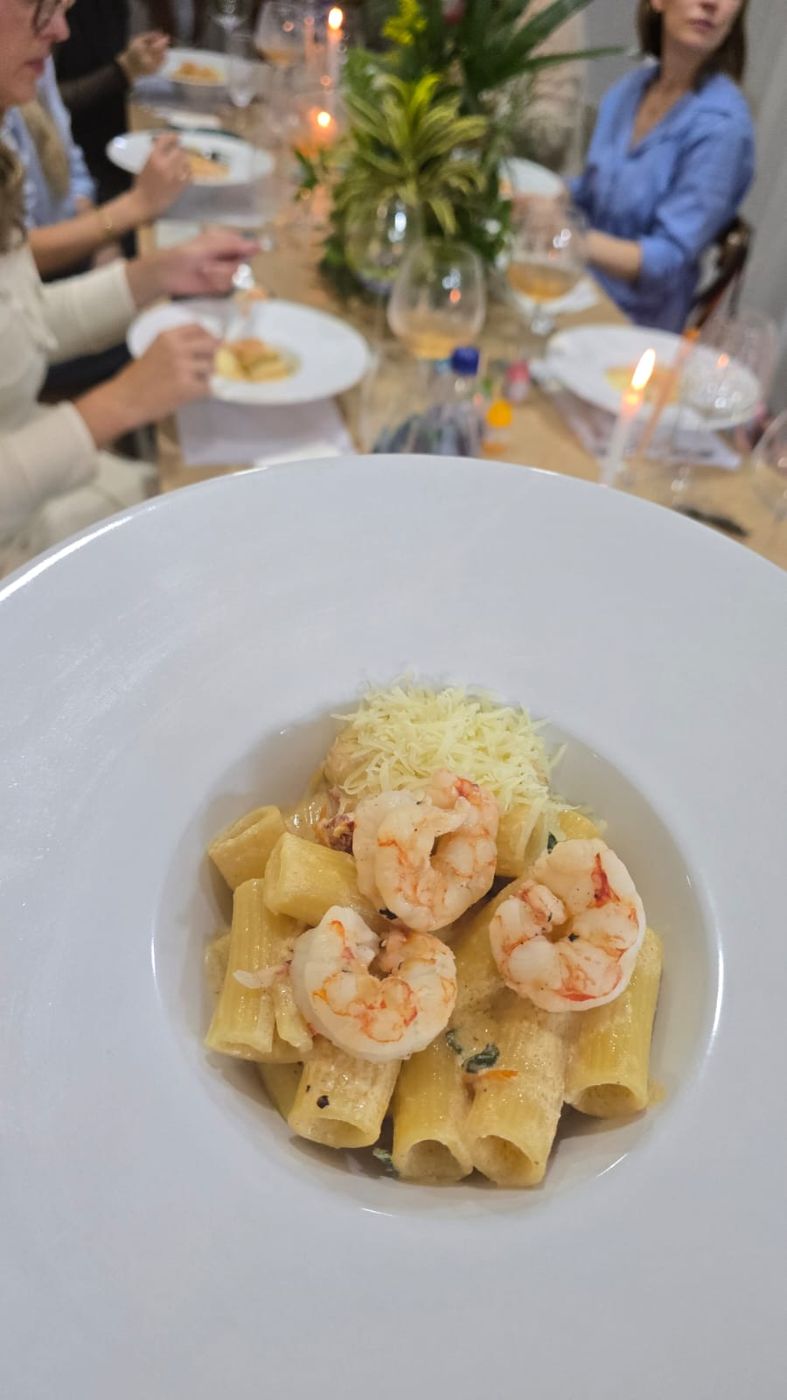 Prato do jantar em três atos servido no À Mesa